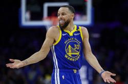 开云体育入口-雷霆翻盘马刺，库里高光表现