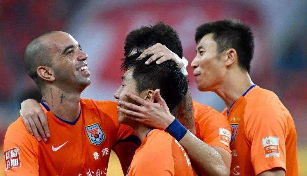 鲁能战胜对手，赢得关键三分