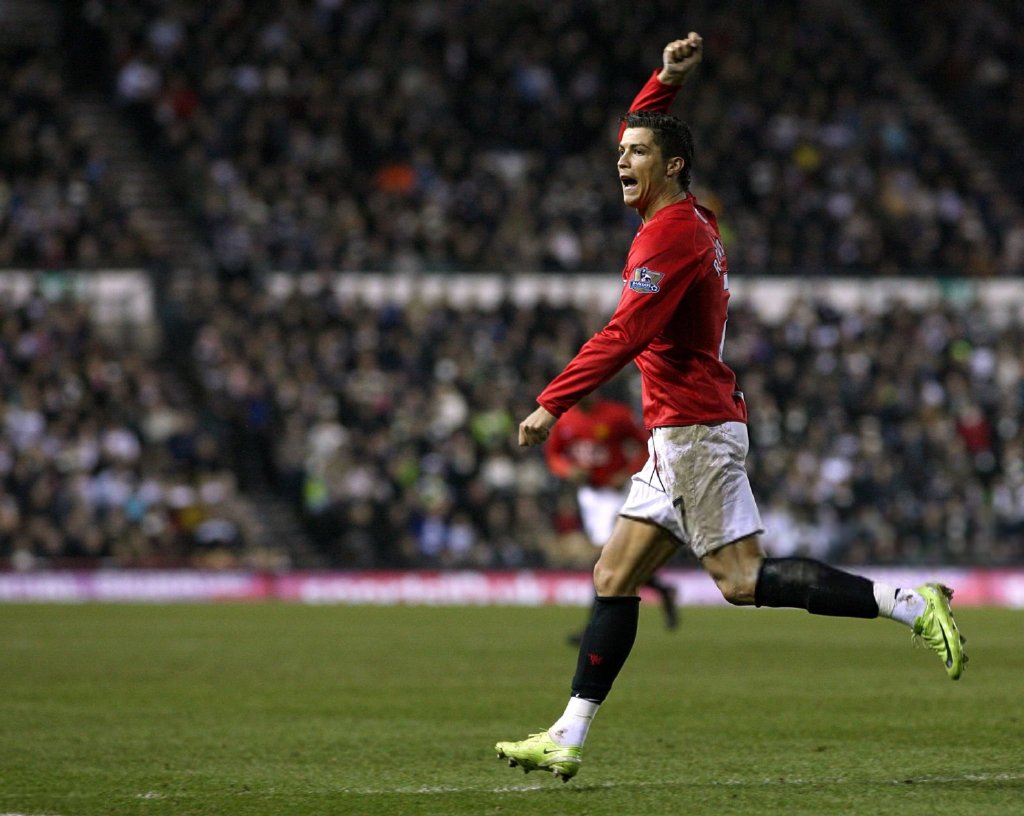 关于传球高手：比利时队的中场球员在欧锦赛中表现抢眼的信息