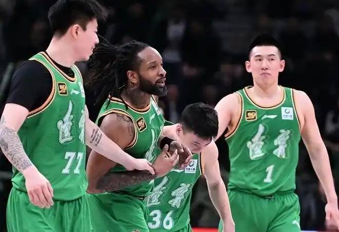 新赛季夺冠大热之争，辽宁队再创佳绩