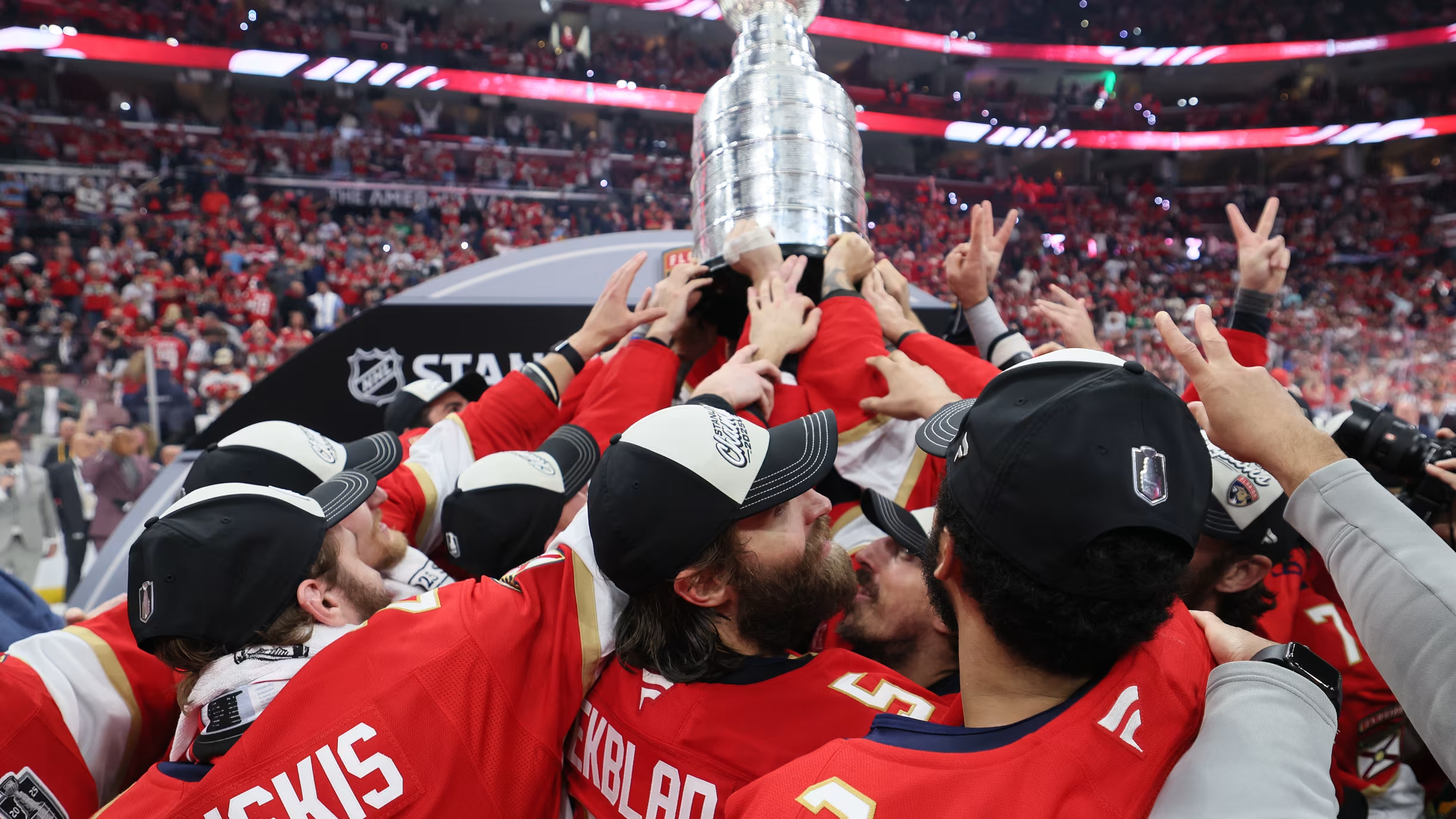 争夺胜利,球队们展现出色的技艺 争夺胜利,球队们展现出色的技艺