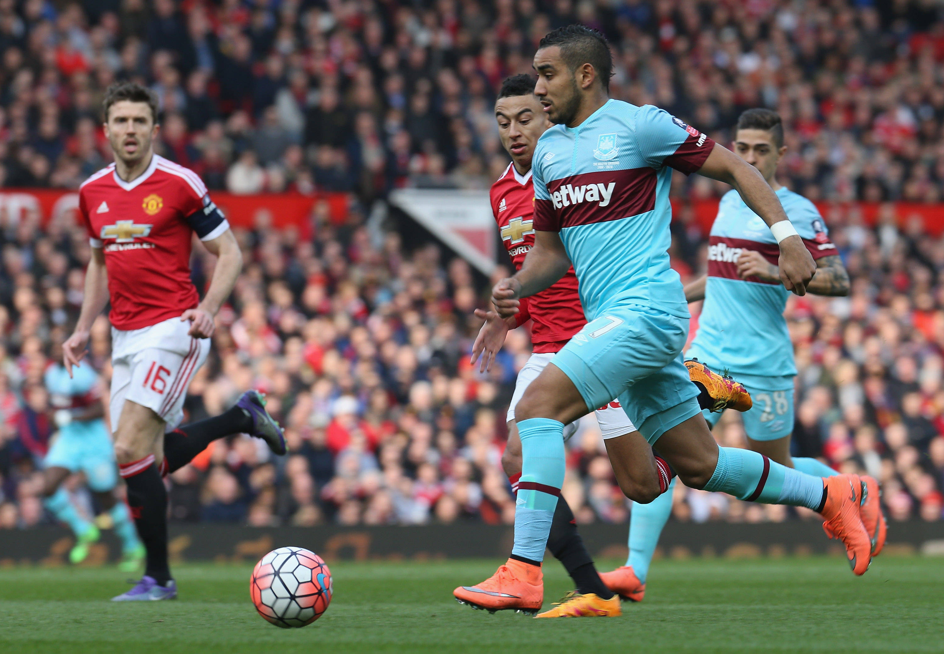 西汉姆主场输给纽卡斯尔，遭遇两连败的简单介绍