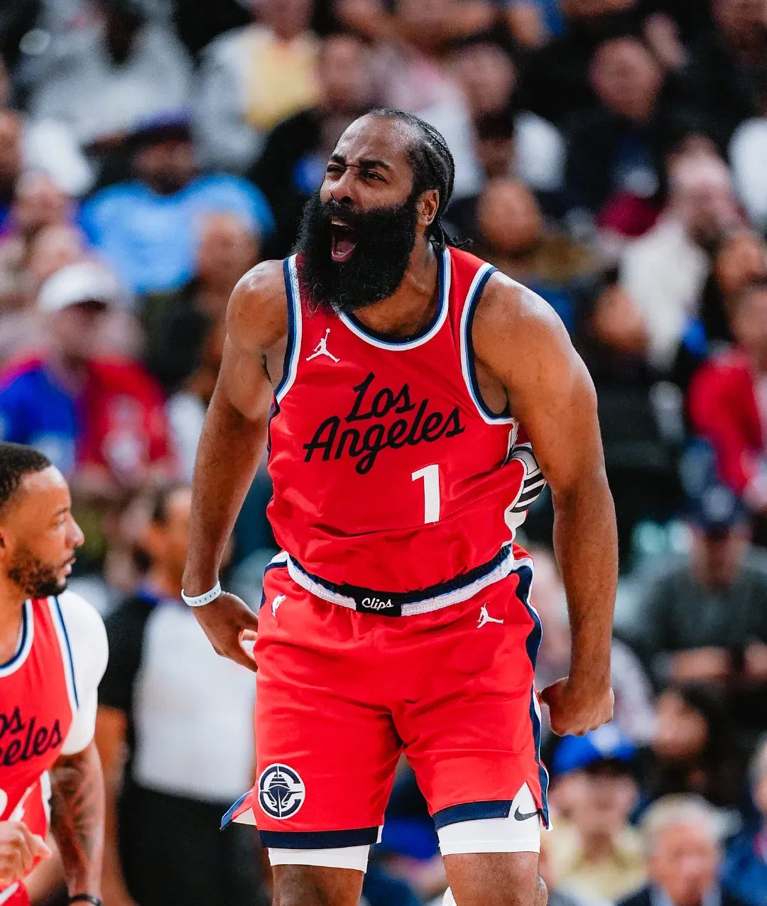 哈登暴扣惊艳全场,篮球技术得到肯定 哈登暴扣惊艳全场,篮球技术得到肯定