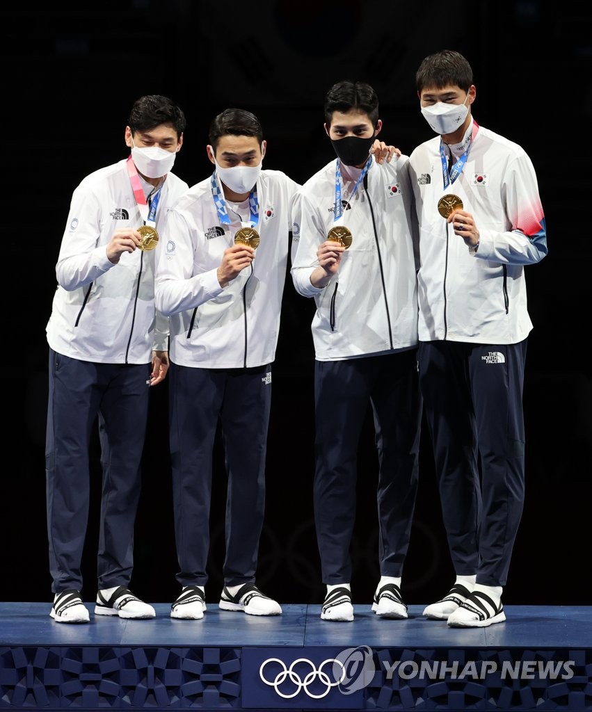 立陶宛击剑选手斩获冠军,精彩绝伦 立陶宛击剑选手斩获冠军,精彩绝伦